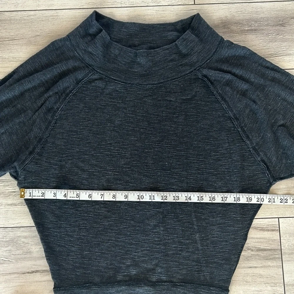 Free People we the free size XS gray dolman sleeve shirt long sleeve